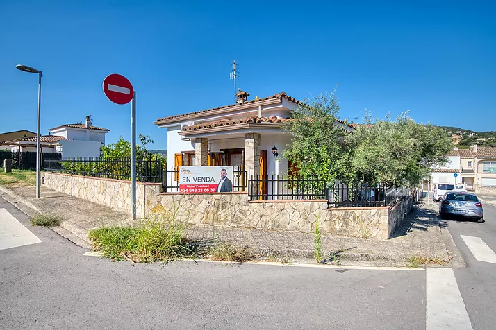 Maison d'un étage dans l'un des meilleurs quartiers de Calonge.