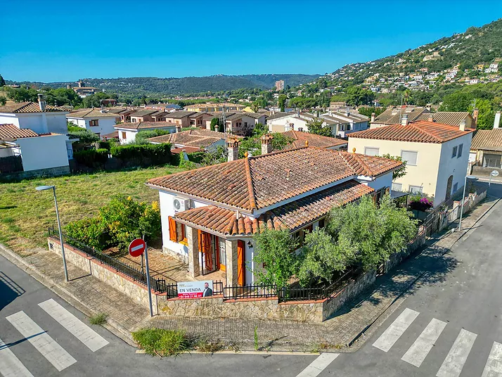 Maison d'un étage dans l'un des meilleurs quartiers de Calonge.