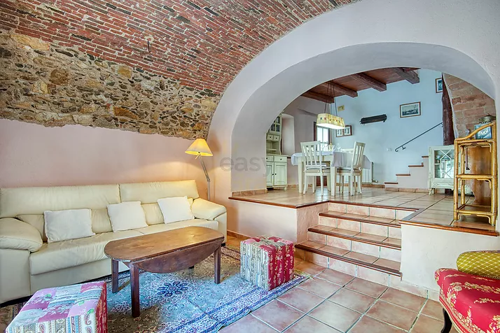 Refurbished townhouse in the center of Calonge.