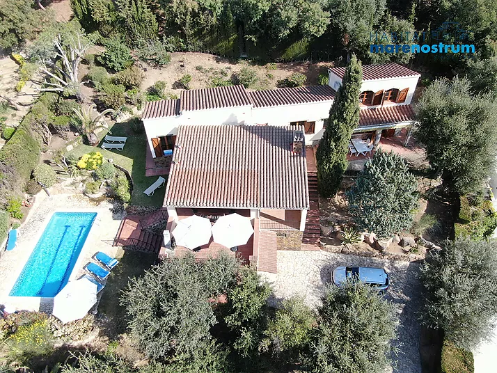 Villa idéale pour profiter de vacances en famille dans un quartier calme.